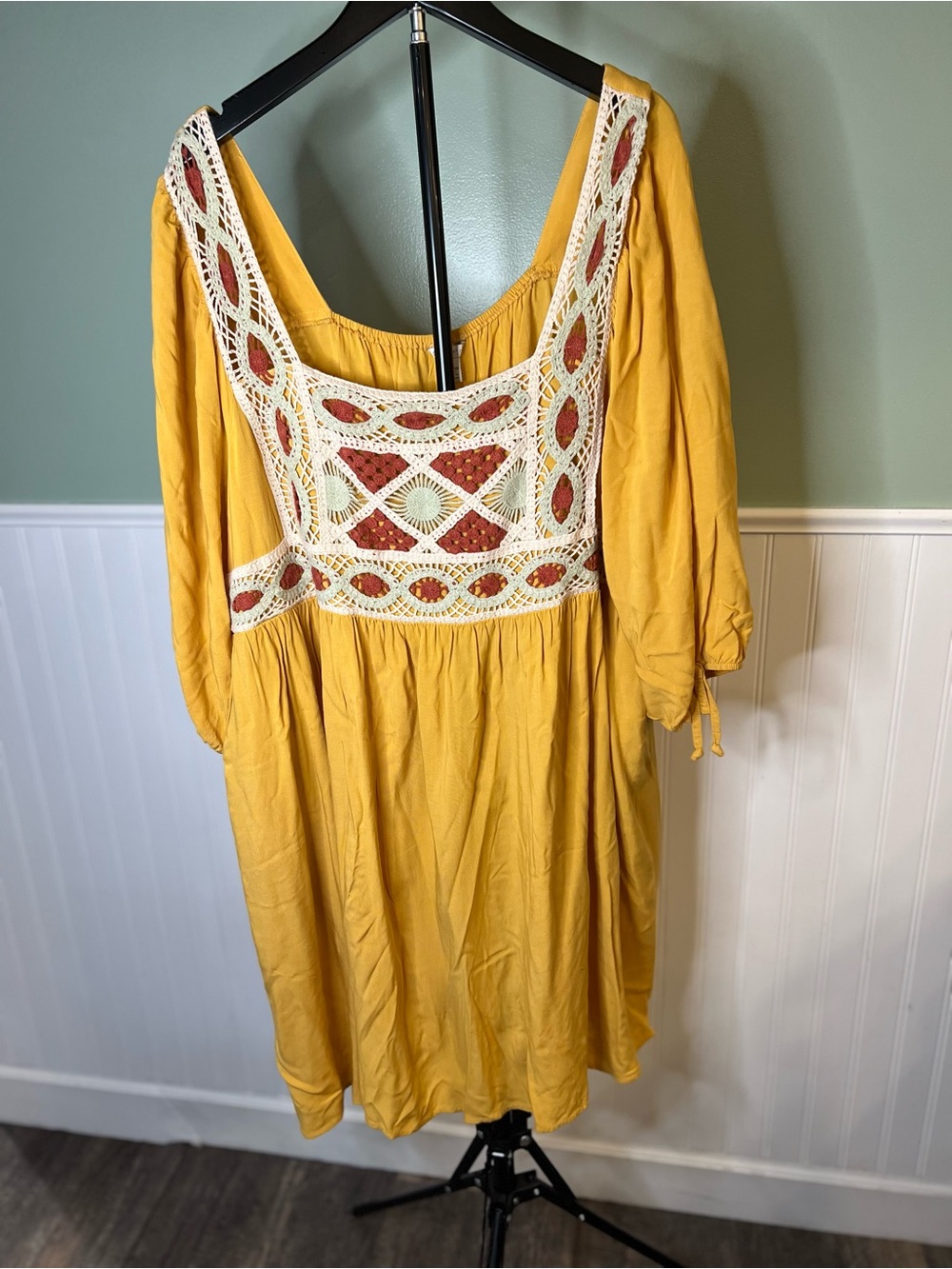 Cato Mustard Yellow Midi Dress w/Crochet Accent & Split Top Sleeves. Size 18/20